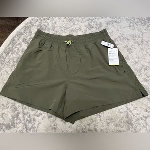 Old Navy Women’s M Stretchtech Green Shorts NWT
